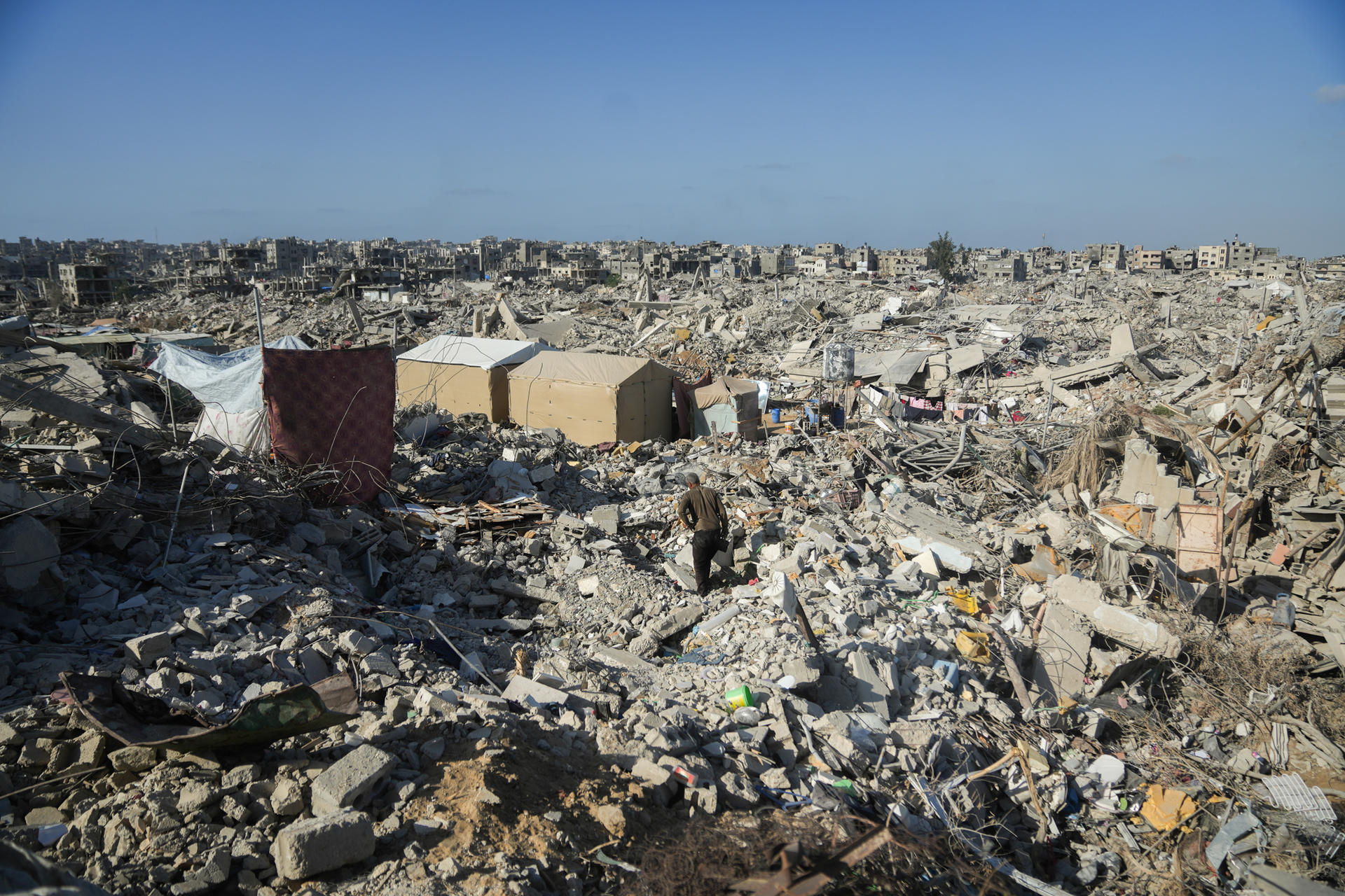 Story image for Gaza City building collapse: 21 killed and 45 rescued from rubble